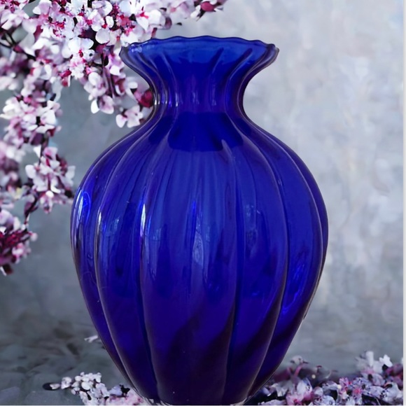 Pilgrim Glass Vase - Picture 4 of 12